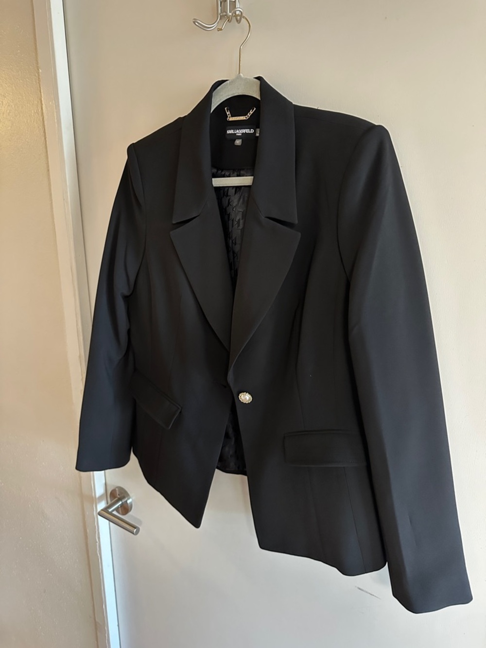 Karl Lagerfeld Black Single-Button Tailored Blazer